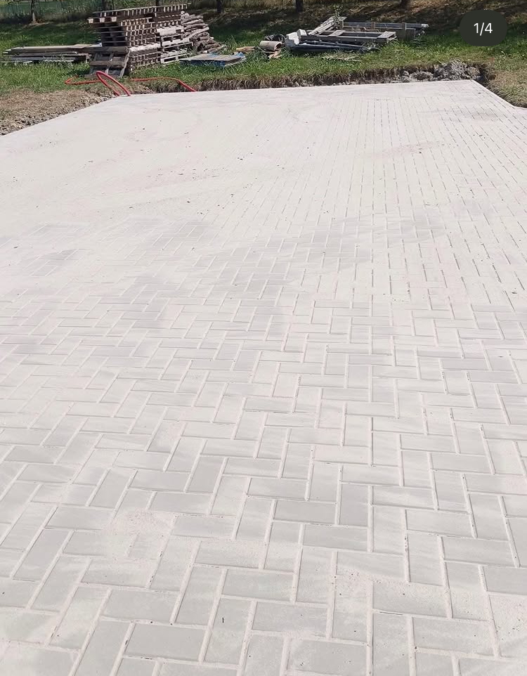 Finished paver driveway